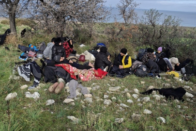 Ayvacık’ta 39 Kaçak Göçmen İle 1 Göçmen Kaçakçısı Şüphelisi Yakalandı