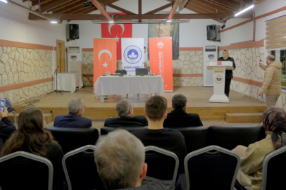 Kırklareli'nde Mehmet Akif'in Fikri Mücadelesi Konferansı Düzenlendi