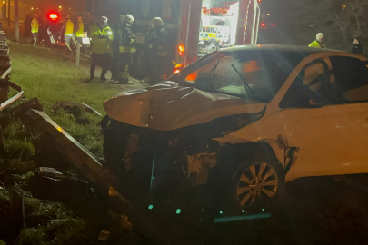 Tekirdağ'da Alkollü Sürücü Aydınlatma Direğine Çarptı