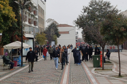 Edirneliler Güzel Havayı Saraçlar Caddesi’nde Değerlendirdi