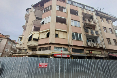 Kaleiçi'nde Tahliye Edilen Binada Belirsizlik Sürüyor