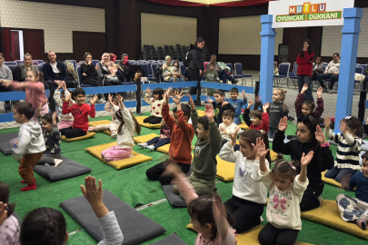 Mutlu Oyuncak Dükkanı Minikleri Buluşturdu