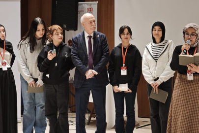 Rektör Hatipler, Ahlat’ta Öğrencilerle “Maziden Atiye” Programında Buluştu