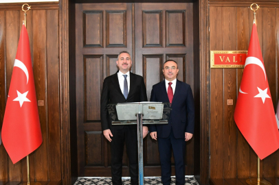 Abdulhamit Gül’den Vali Soytürk’e Ziyaret