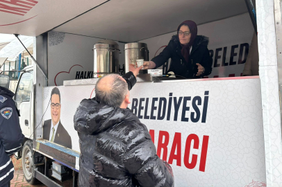 Marmaraereğlisi Belediyesi Yeniçiftlik Halk Pazarı’nda Vatandaşlara Çay İkram Etti