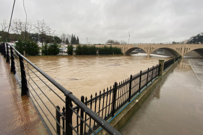 Biga'da Kocabaş Çayı Yağış Nedeniyle Taştı