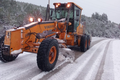 Edirne’de Köy Yollarında Kar Mesaisi