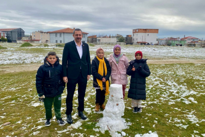 Kaymakam Özderin Çocukların Kar Sevincine Ortak Oldu