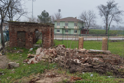 Baruthane Duvarı Daha Fazla Dayanamadı