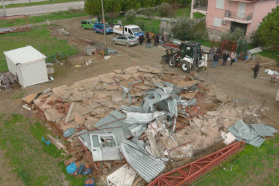 Çanakkale'de 10 Kaçak Yapının Yıkımı Gerçekleştirildi