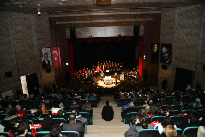 Vali Soytürk “Kim Var” Sanat Etkinliğine Katıldı