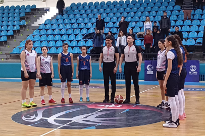 Deprem Şehitlerine Parkede Anma