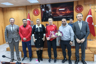 Avrupa Şampiyonu Güreşçiden Meclise Ziyaret