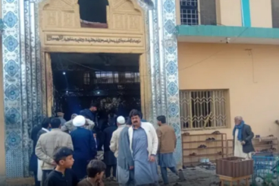Pakistan'da Cuma Namazı Sırasında Camiye Saldırı: 10 Ölü, 80 Yaralı