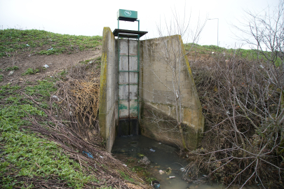 Tunca Nehri Seddelerindeki Menfez ve Pompa İstasyonları Alarm Veriyor