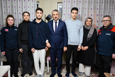 Vali Sezer’den Depremzede Kayıkoğlu Ailesine Ziyaret