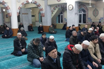 AK Parti Lüleburgaz Teşkilatı Sabah Namazı Buluşmasında Bir Araya Geldi