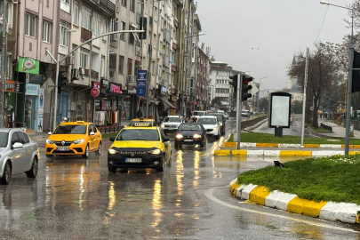 Edirne'de Sis Yerini Yağmura Bıraktı