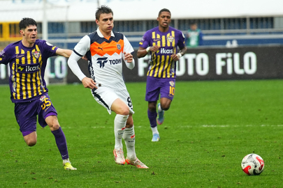 Kazımcan Karataş, Başakşehir Formasıyla İlk Maçına Çıktı