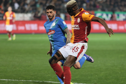 Victor Osimhen, Bu Sezonki Gol Sayısını 15'e Çıkardı