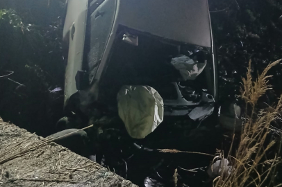 Edirne'de Şarampole Devrilen Otomobildeki 2 Kişi Öldü
