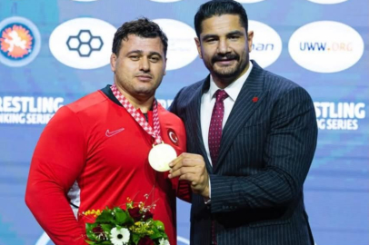 Rıza Kayaalp'ten Zagreb'de Altın Madalya