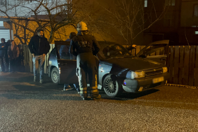 Tekirdağ'da Otomobil Bahçe Duvarına Çarptı