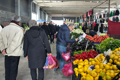 Pazarda Meyve Sebze Yoğunluğu