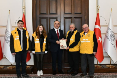 Vali Recep Soytürk, 27. ve 57. Alayları Yaşatma Derneği Heyetini Ağırladı