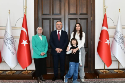 Vali Recep Soytürk, DMD Hastası Gökalp ve Annesini Ağırladı