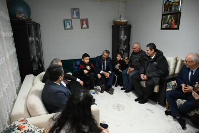 Vali Yunus Sezer’den SMA Hastası Öğrenci Arel Göbel’e Ziyaret