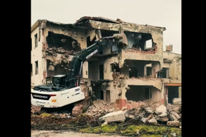 Saray’da Eski Devlet Hastanesi Binası Yıkıldı