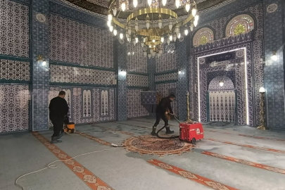 Uzunköprü Belediyesi’nden Ramazan Öncesi Camilerde Temizlik Çalışması