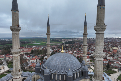 Selimiye'nin Minareleri Mahyalandı