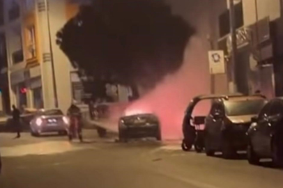 Çanakkale'de Yanan Araç Bomba Gibi Patladı