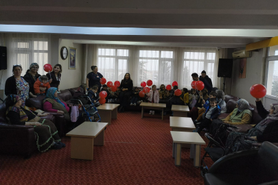 Kuşaklar Sevgi Gününde Buluştu