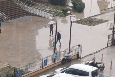 Edirne'de Bahar Havası Yerini Yağmura Bıraktı