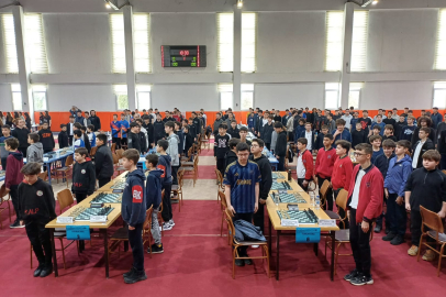 Edirne'de Öğrencilerin Satranç Heyecanı