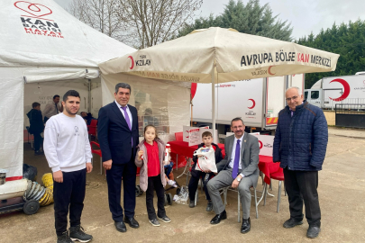 Kaymakam Özderin’den Kızılay Kan Bağışı Çadırına Ziyaret