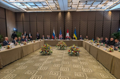 Rusya, Ukrayna, ABD Üçlü Görüşmeleri Cenevre'de Başladı