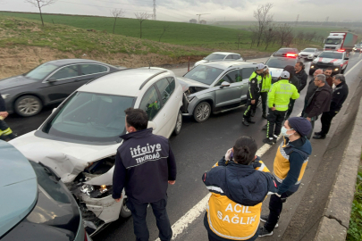 Tekirdağ’da Zincirleme Kaza: 4 Araç Birbirine Girdi