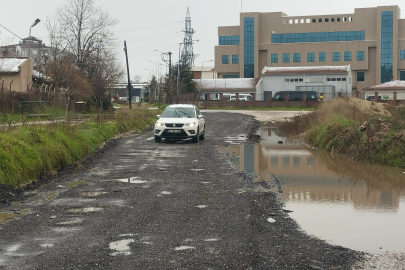 Belediyeden O Yola Geçici Asfalt Çözümü