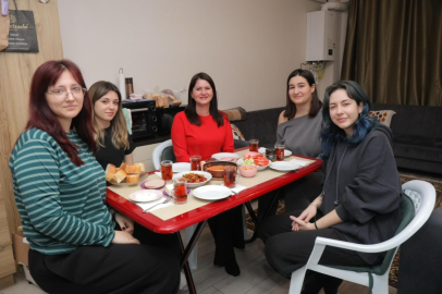 Filiz Gencan İlk Sahurda Öğrencilerle Buluştu