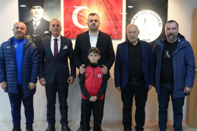 Muratlı Belediye Başkanı Varol Türel’den Genç Futbolcuya Tebrik