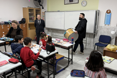 Tekirdağ'da Sınıflarda Öğrencilere Davul Çalınıp Mani Okundu