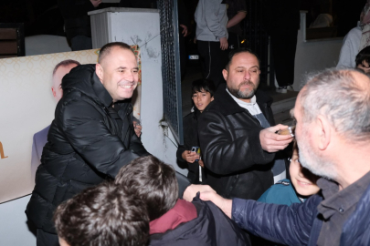 Başkan Bulut’tan Teravih Sonrası Helva İkramı