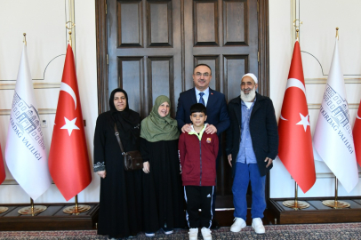 Vali Soytürk Umreden Dönen Vatandaşları Makamında Ağırladı