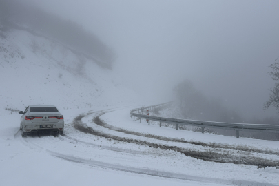 Tekirdağ'da Yüksek Kesimlerde Sis Etkili Oldu