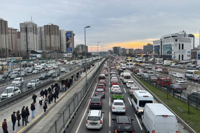 İstanbul'da İftar Öncesi Trafik Yoğunluğu Yüzde 83'e Yükseldi