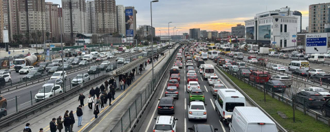 İstanbul'da İftar Öncesi Trafik Yoğunluğu Yüzde 83'e Yükseldi